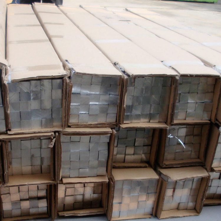 ブロックの拡張されていないアルミニウム蜜蜂の巣中心鋭く明確な穴の表面50ミクロンの